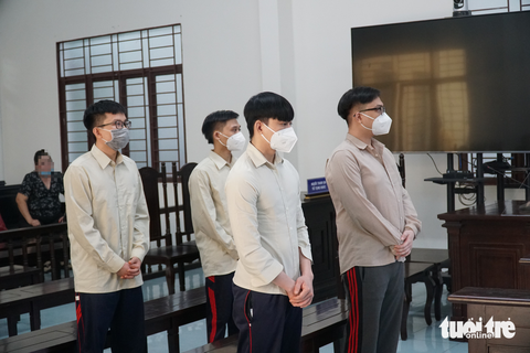 Nhóm mua bán thuốc lá lậu khai chi mỗi tháng 40 triệu đồng để lo lót - Ảnh 1. Nhóm mua bán thuốc lá lậu khai chi mỗi tháng 40 triệu đồng để lo lót - Ảnh 1.