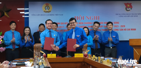 Trung ương Đoàn, Tổng liên đoàn Lao động ký kết bảo vệ quyền lợi lao động trẻ - Ảnh 1. Trung ương Đoàn, Tổng liên đoàn Lao động ký kết bảo vệ quyền lợi lao động trẻ - Ảnh 1.