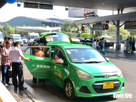 Sở Giao thông vận tải TP.HCM lên tiếng việc tăng phí taxi vào sân bay Tân Sơn Nhất - Ảnh 1. Sở Giao thông vận tải TP.HCM lên tiếng việc tăng phí taxi vào sân bay Tân Sơn Nhất - Ảnh 1.