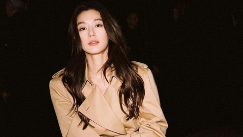 Jun Ji Hyun rủ ‘thánh sống’ Kang Dong Won làm điệp viên trong phim mới - Ảnh 1. Jun Ji Hyun rủ ‘thánh sống’ Kang Dong Won làm điệp viên trong phim mới - Ảnh 1.