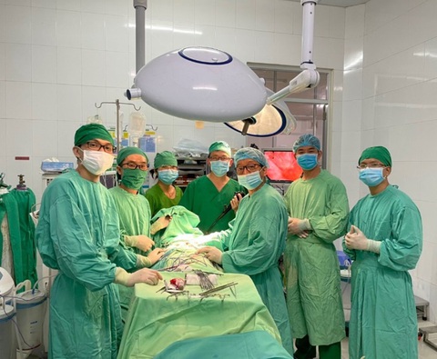 Biến chứng nặng nề sau khi uống nhầm chất tẩy rửa - Ảnh 1. Biến chứng nặng nề sau khi uống nhầm chất tẩy rửa - Ảnh 1.