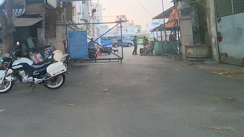 Công an khám xét Trung tâm đăng kiểm 50-02S, quận 11, TP.HCM - Ảnh 1. Công an khám xét Trung tâm đăng kiểm 50-02S, quận 11, TP.HCM - Ảnh 1.