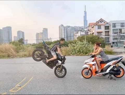 Ảnh vui 3-3: Tìm điểm bất hợp lý trong hình bà trùm nông sản - Ảnh 5. Ảnh vui 3-3: Tìm điểm bất hợp lý trong hình bà trùm nông sản - Ảnh 5.