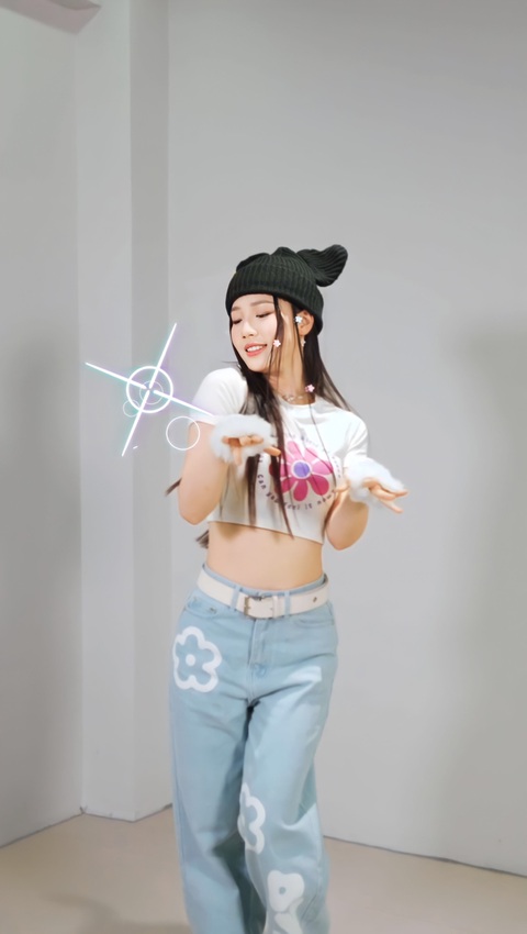 AMEE tái xuất với vũ đạo mèo méo meo gây sốt - Ảnh 6. AMEE tái xuất với vũ đạo mèo méo meo gây sốt - Ảnh 6.