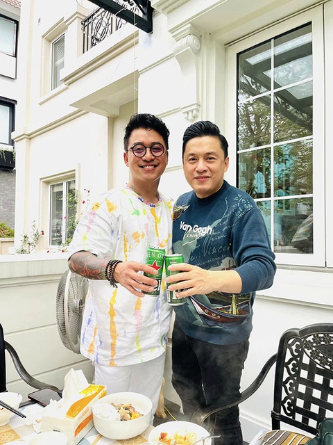 Ảnh vui sao Việt 3-3: Quyền Linh hạnh phúc vì nhà toàn con gái - Ảnh 5. Ảnh vui sao Việt 3-3: Quyền Linh hạnh phúc vì nhà toàn con gái - Ảnh 5.