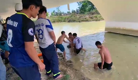 Tắm hồ cùng bạn, nam sinh lớp 7 chết đuối thương tâm - Ảnh 1. Tắm hồ cùng bạn, nam sinh lớp 7 chết đuối thương tâm - Ảnh 1.