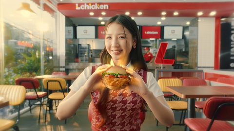 AMEE nối dài ‘mối duyên’ với Lotteria: Giới thiệu sản phẩm mới - LChicken Burger - Ảnh 1. AMEE nối dài ‘mối duyên’ với Lotteria: Giới thiệu sản phẩm mới - LChicken Burger - Ảnh 1.