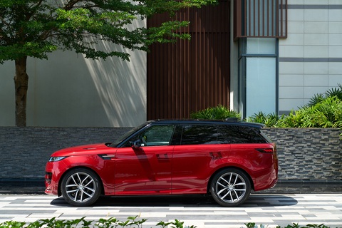 Range Rover Sport 2023 giá cao nhất gần 9 tỉ đồng - SUV của giới siêu giàu - Ảnh 9. Range Rover Sport 2023 giá cao nhất gần 9 tỉ đồng - SUV của giới siêu giàu - Ảnh 9.