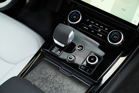 Range Rover Sport 2023 giá cao nhất gần 9 tỉ đồng - SUV của giới siêu giàu - Ảnh 13. Range Rover Sport 2023 giá cao nhất gần 9 tỉ đồng - SUV của giới siêu giàu - Ảnh 13.