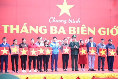 Tháng ba, người trẻ khởi động hoạt động nơi biên cương Tổ quốc - Ảnh 1. Tháng ba, người trẻ khởi động hoạt động nơi biên cương Tổ quốc - Ảnh 1.