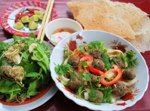 Cá mòi hương vị khỏi chê, chiên giòn nhắm rượu là mê ly liền - Ảnh 4. Cá mòi hương vị khỏi chê, chiên giòn nhắm rượu là mê ly liền - Ảnh 4.