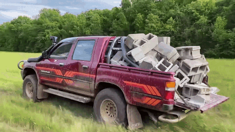 Màn thử độ bền điên rồ nhất thế giới: Thả Toyota Hilux từ độ cao hơn 3.000 mét - Ảnh 2. Màn thử độ bền điên rồ nhất thế giới: Thả Toyota Hilux từ độ cao hơn 3.000 mét - Ảnh 2.