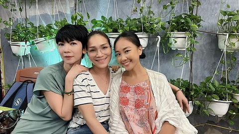 Ảnh vui sao Việt 3-3: Quyền Linh hạnh phúc vì nhà toàn con gái - Ảnh 2. Ảnh vui sao Việt 3-3: Quyền Linh hạnh phúc vì nhà toàn con gái - Ảnh 2.