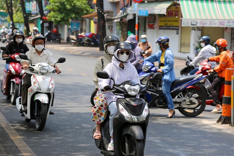 Thời tiết hôm nay 4-3: Nam Bộ oi bức, cả nước tia cực tím cao - Ảnh 1. Thời tiết hôm nay 4-3: Nam Bộ oi bức, cả nước tia cực tím cao - Ảnh 1.
