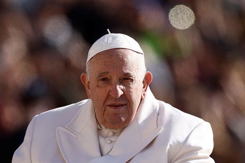 Sức khỏe Giáo hoàng Francis tốt hơn sau một ngày nhập viện - Ảnh 1. Sức khỏe Giáo hoàng Francis tốt hơn sau một ngày nhập viện - Ảnh 1.