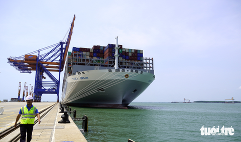 Tàu 400m cập cảng Cái Mép - Thị Vải, số container trên tàu nếu xếp sẽ dài 146km - Ảnh 2. Tàu 400m cập cảng Cái Mép - Thị Vải, số container trên tàu nếu xếp sẽ dài 146km - Ảnh 2.