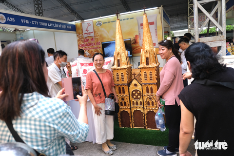 Thưởng thức vô vàn loại bánh ở lễ hội bánh mì Việt lần đầu tiên - Ảnh 3. Thưởng thức vô vàn loại bánh ở lễ hội bánh mì Việt lần đầu tiên - Ảnh 3.