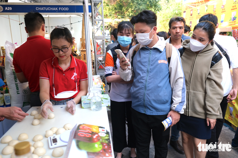 Thưởng thức vô vàn loại bánh ở lễ hội bánh mì Việt lần đầu tiên - Ảnh 4. Thưởng thức vô vàn loại bánh ở lễ hội bánh mì Việt lần đầu tiên - Ảnh 4.