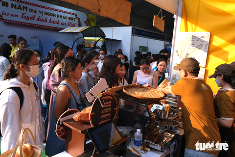 Thưởng thức vô vàn loại bánh ở lễ hội bánh mì Việt lần đầu tiên - Ảnh 6. Thưởng thức vô vàn loại bánh ở lễ hội bánh mì Việt lần đầu tiên - Ảnh 6.