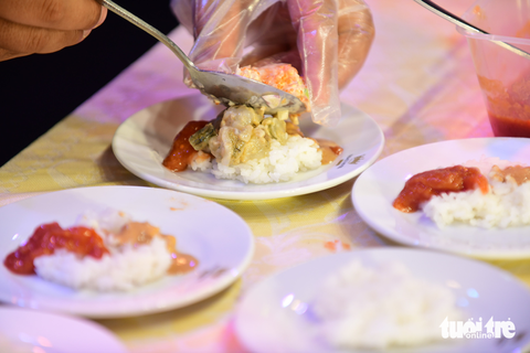 Ngất ngây với những món ăn ‘5 sao’ chế biến từ tinh hoa thủy sản Việt - Ảnh 4. Ngất ngây với những món ăn ‘5 sao’ chế biến từ tinh hoa thủy sản Việt - Ảnh 4.