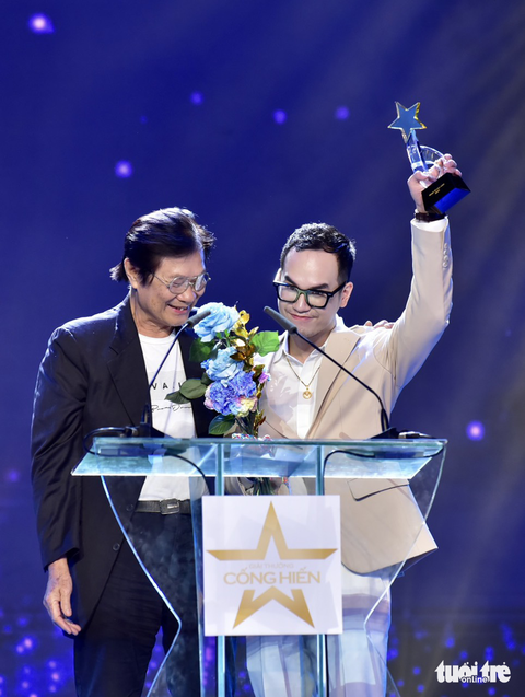 Giải Cống hiến 2023: Hoàng Thùy Linh thắng lớn - Ảnh 5. Giải Cống hiến 2023: Hoàng Thùy Linh thắng lớn - Ảnh 5.