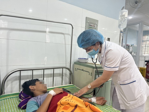 Thêm 2 người trúng độc cá muối ủ chua - Ảnh 1. Thêm 2 người trúng độc cá muối ủ chua - Ảnh 1.