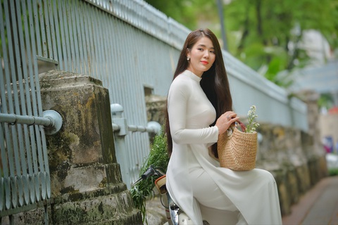 Mộc San là ai mà vừa lạ vừa quen? - Ảnh 2. Mộc San là ai mà vừa lạ vừa quen? - Ảnh 2.