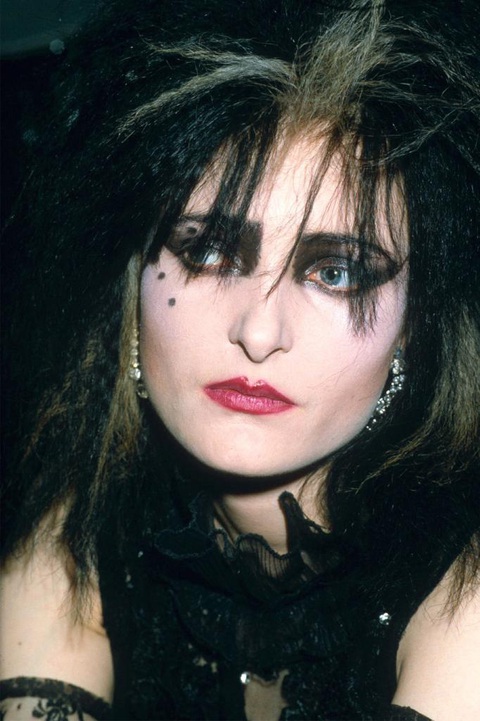 Cách tạo ra ác nữ Cruella lừng lẫy làng thời trang - Ảnh 4. Cách tạo ra ác nữ Cruella lừng lẫy làng thời trang - Ảnh 4.