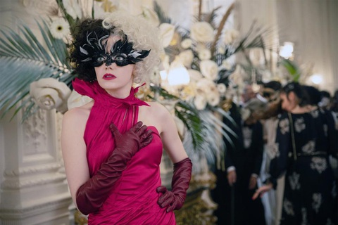 Cách tạo ra ác nữ Cruella lừng lẫy làng thời trang - Ảnh 3. Cách tạo ra ác nữ Cruella lừng lẫy làng thời trang - Ảnh 3.