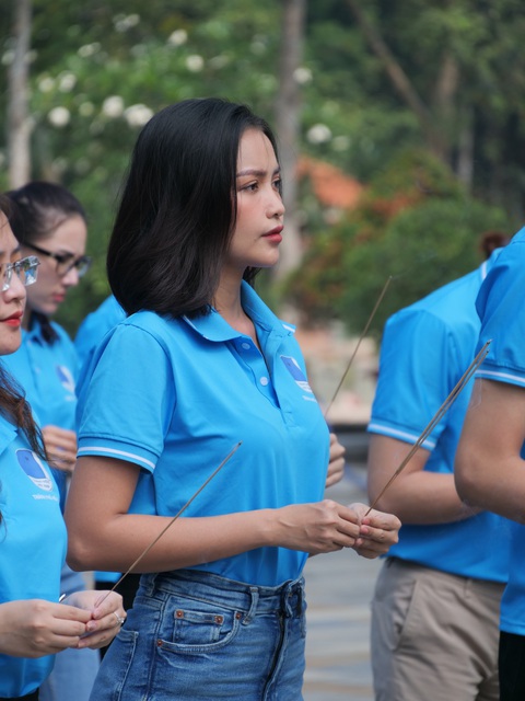 Hoa hậu Thùy Tiên là sao nữ ảnh hưởng nhất trên mạng xã hội - Ảnh 3. Hoa hậu Thùy Tiên là sao nữ ảnh hưởng nhất trên mạng xã hội - Ảnh 3.