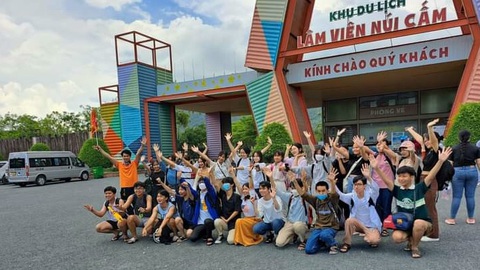 Uốn lượn cùng đội xe lữ hành lên núi Cấm - Ảnh 6. Uốn lượn cùng đội xe lữ hành lên núi Cấm - Ảnh 6.