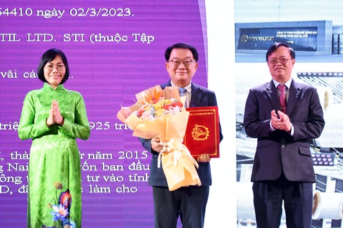 Bụi đỏ sân bay Long Thành gây thiệt hại cho doanh nghiệp FDI - Ảnh 3. Bụi đỏ sân bay Long Thành gây thiệt hại cho doanh nghiệp FDI - Ảnh 3.