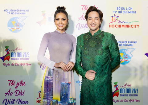 Đoàn Minh Tài diện áo dài Sĩ Hoàng làm đại sứ áo dài - Ảnh 4. Đoàn Minh Tài diện áo dài Sĩ Hoàng làm đại sứ áo dài - Ảnh 4.
