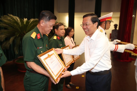 Bí thư Nguyễn Văn Nên: Không chấp nhận tình trạng có thuốc, có tiền nhưng dân phải chờ vì cơ chế - Ảnh 2. Bí thư Nguyễn Văn Nên: Không chấp nhận tình trạng có thuốc, có tiền nhưng dân phải chờ vì cơ chế - Ảnh 2.