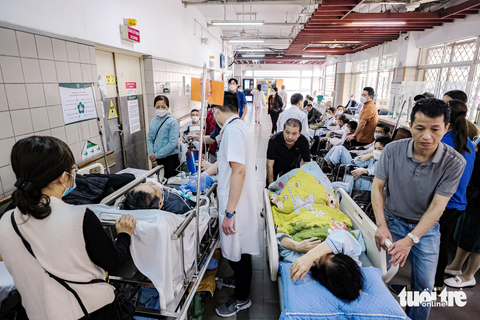 Thiếu thiết bị y tế, bệnh nhân mòn mỏi chờ mổ - Ảnh 2. Thiếu thiết bị y tế, bệnh nhân mòn mỏi chờ mổ - Ảnh 2.