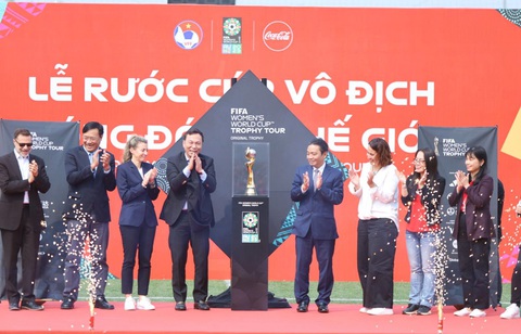 Cúp vàng FIFA World Cup 2023 đến Việt Nam - Ảnh 2. Cúp vàng FIFA World Cup 2023 đến Việt Nam - Ảnh 2.