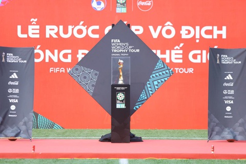 Cúp vàng FIFA World Cup 2023 đến Việt Nam - Ảnh 1. Cúp vàng FIFA World Cup 2023 đến Việt Nam - Ảnh 1.