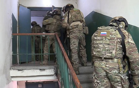Hỗ trợ tài chính cho quân Ukraine, công dân Nga bị bắt về tội phản quốc - Ảnh 1. Hỗ trợ tài chính cho quân Ukraine, công dân Nga bị bắt về tội phản quốc - Ảnh 1.