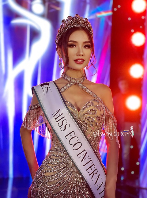 Người đẹp Bến Tre Nguyễn Thanh Hà đăng quang Miss Eco International 2023 - Ảnh 1. Người đẹp Bến Tre Nguyễn Thanh Hà đăng quang Miss Eco International 2023 - Ảnh 1.