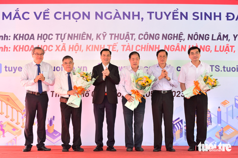 Bộ Giáo dục và Đào tạo sẽ có nhiều giải pháp giúp thí sinh tránh sai sót trong đăng ký xét tuyển - Ảnh 1. Bộ Giáo dục và Đào tạo sẽ có nhiều giải pháp giúp thí sinh tránh sai sót trong đăng ký xét tuyển - Ảnh 1.
