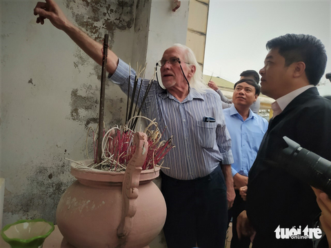 Cựu binh Mỹ trao lại tập nhật ký cho gia đình liệt sĩ Cao Văn Tuất - Ảnh 5. Cựu binh Mỹ trao lại tập nhật ký cho gia đình liệt sĩ Cao Văn Tuất - Ảnh 5.