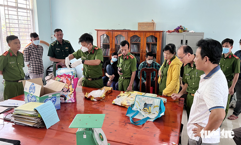 Bắt 2 người vận chuyển hơn 18kg ma túy từ Campuchia - Ảnh 2. Bắt 2 người vận chuyển hơn 18kg ma túy từ Campuchia - Ảnh 2.