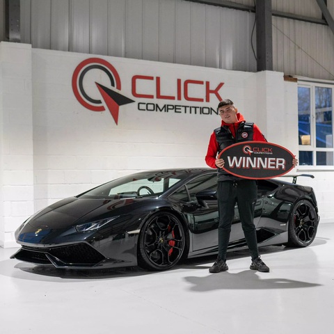 Trúng thưởng siêu xe Lamborghini rồi gặp nạn sau vài tuần, thanh niên lên mạng phân trần - Ảnh 1. Trúng thưởng siêu xe Lamborghini rồi gặp nạn sau vài tuần, thanh niên lên mạng phân trần - Ảnh 1.