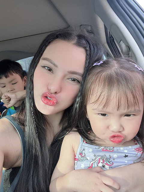 Ảnh vui sao Việt 5-3: Hồ Ngọc Hà đọ sắc cùng Ninh Dương Lan Ngọc - Ảnh 6. Ảnh vui sao Việt 5-3: Hồ Ngọc Hà đọ sắc cùng Ninh Dương Lan Ngọc - Ảnh 6.