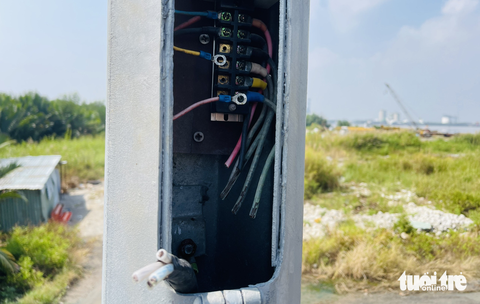 Cao tốc tỉ đô Bến Lức - Long Thành: Xót xa công trường bỏ hoang, máy móc hoen gỉ - Ảnh 2. Cao tốc tỉ đô Bến Lức - Long Thành: Xót xa công trường bỏ hoang, máy móc hoen gỉ - Ảnh 2.