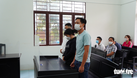 Làm giả 2.000 nón Sơn để bán ra thị trường, 3 người lãnh án tù - Ảnh 1. Làm giả 2.000 nón Sơn để bán ra thị trường, 3 người lãnh án tù - Ảnh 1.