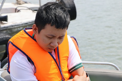 Khởi tố lái đò vụ lật đò trên sông Đồng Nai, một thai phụ chết đuối - Ảnh 1. Khởi tố lái đò vụ lật đò trên sông Đồng Nai, một thai phụ chết đuối - Ảnh 1.