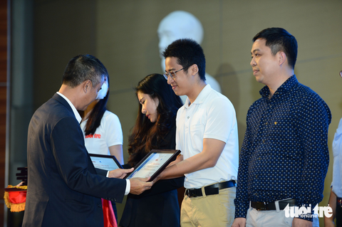 Khởi động 'Tuổi Trẻ Start-up Award' 2023 - Ảnh 3. Dự án Khung gấp gọn hỗ trợ phục hồi chi dưới của Nhóm SV ĐH Bách khoa, đại diện Lê Văn Trí là một trong những start-up được Tuổi Trẻ vinh danh năm 2022 - Ảnh: QUANG ĐỊNH