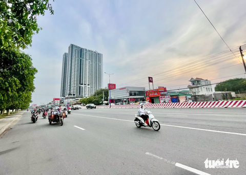TP.HCM lên kế hoạch mở rộng quốc lộ 13 sau 22 năm điều chỉnh - Ảnh 10. TP.HCM lên kế hoạch mở rộng quốc lộ 13 sau 22 năm điều chỉnh - Ảnh 10.