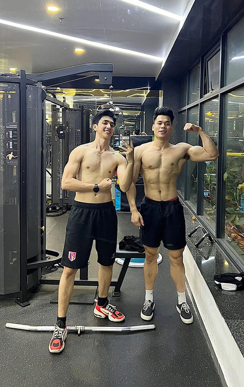 Ảnh vui sao Việt 7-3: Á hậu Phương Nhi lí lắc bên hoa - Ảnh 9. Ảnh vui sao Việt 7-3: Á hậu Phương Nhi lí lắc bên hoa - Ảnh 9.